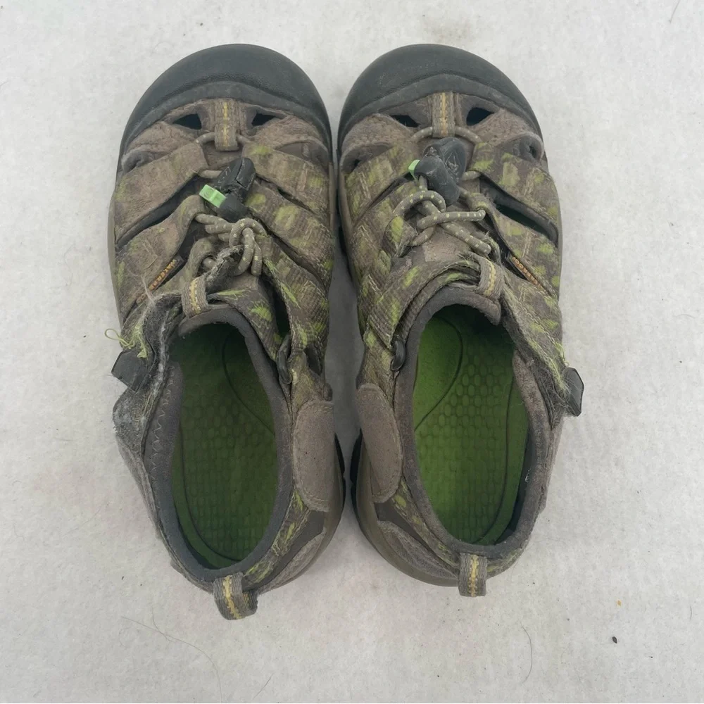 KEEN Boys Newport Waterproof Shoe Sandal Green/Grey size: 13
